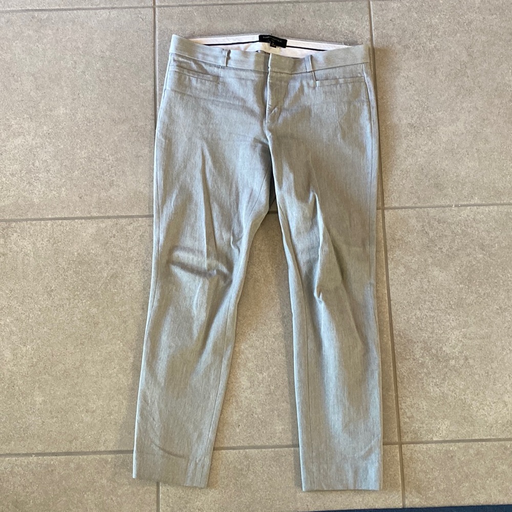Banana Republic Sloan Pants / Size 6 / Gray